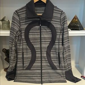 Lululemon Athletica Gray and Black Shirt Jacket with Unique Design # 240